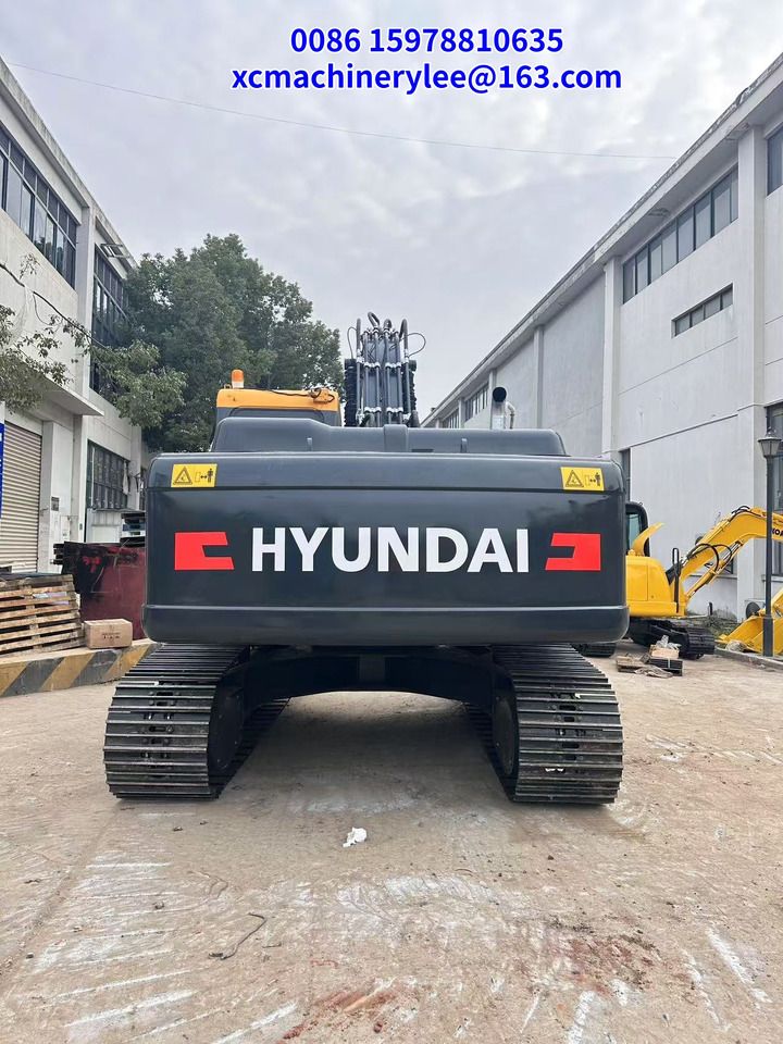 2023 Hyundai R220LC-9 crawler excavator, rear view 2023 Hyundai R220LC-9 crawler excavator, rear view