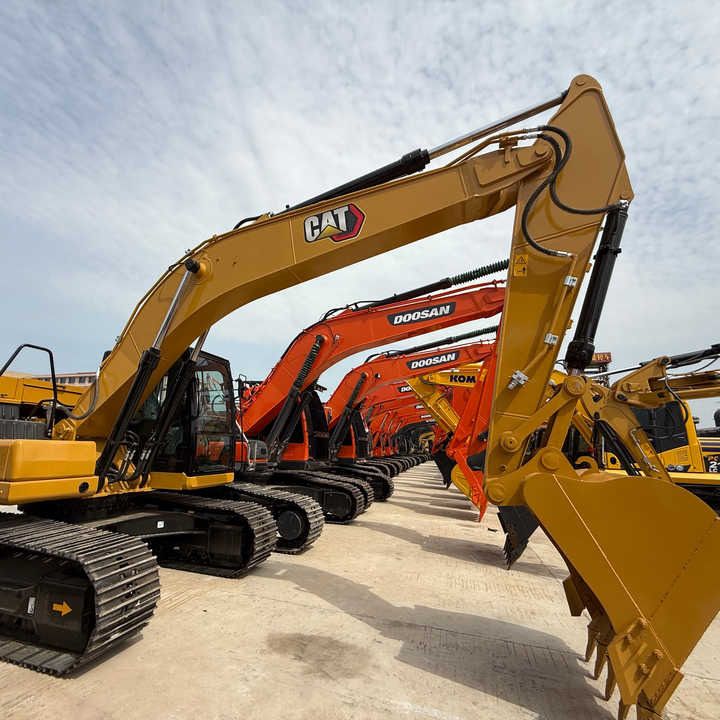 Caterpillar 320GC crawler excavator, side profile view Caterpillar 320GC crawler excavator, side profile view