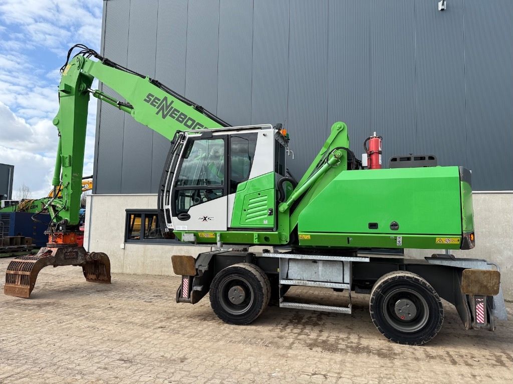 2019 Sennebogen 818M E material handler, side view 2019 Sennebogen 818M E material handler, side view