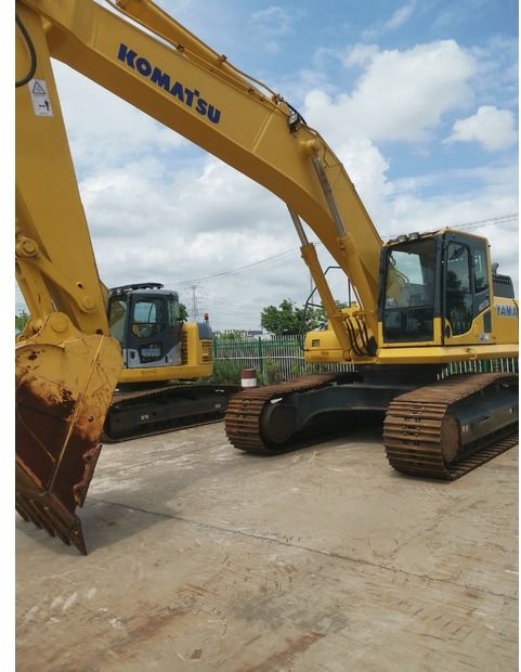 2020 Komatsu PC450-8 crawler excavator, front three-quarter view 2020 Komatsu PC450-8 crawler excavator, front three-quarter view