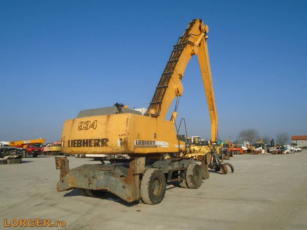 2003 Liebherr A934B material handler rear view 2003 Liebherr A934B material handler rear view