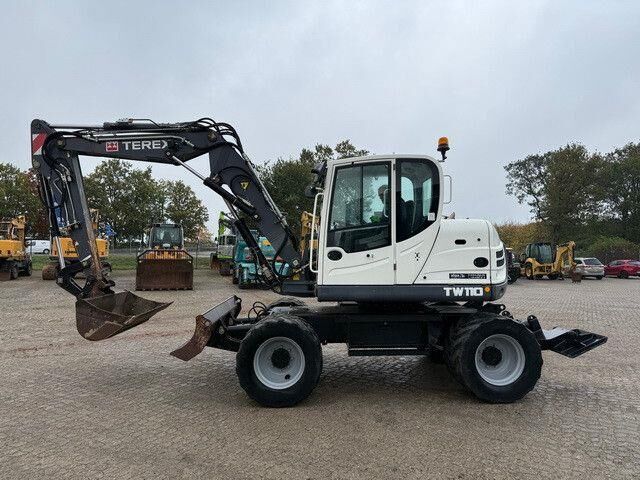 2014 Terex TW 110 wheel excavator side view 2014 Terex TW 110 wheel excavator side view