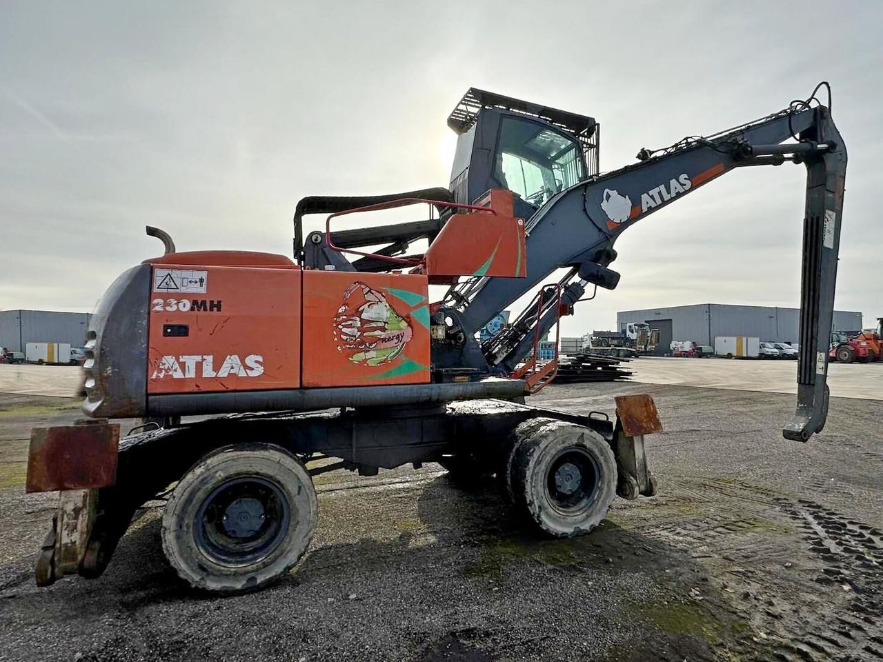 2011 Atlas 230MH material handler, side profile view