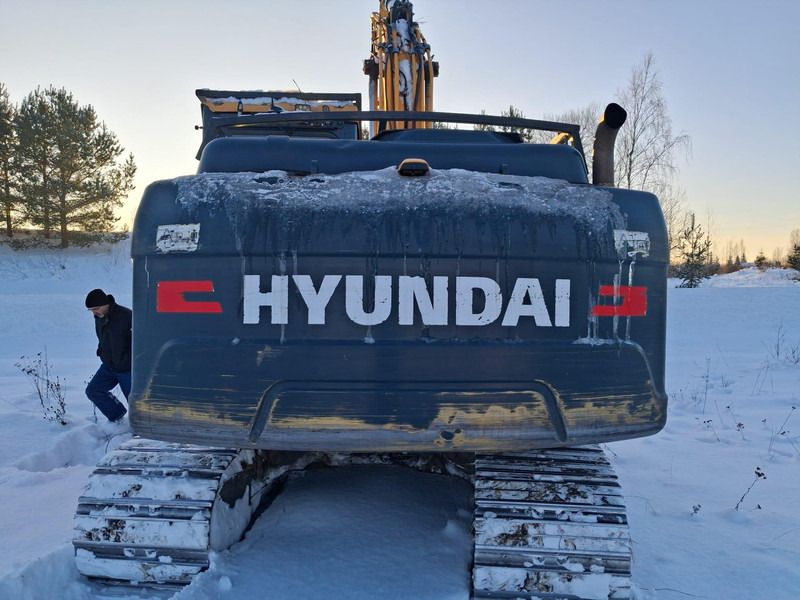 2019 Hyundai HX140LC crawler excavator rear view