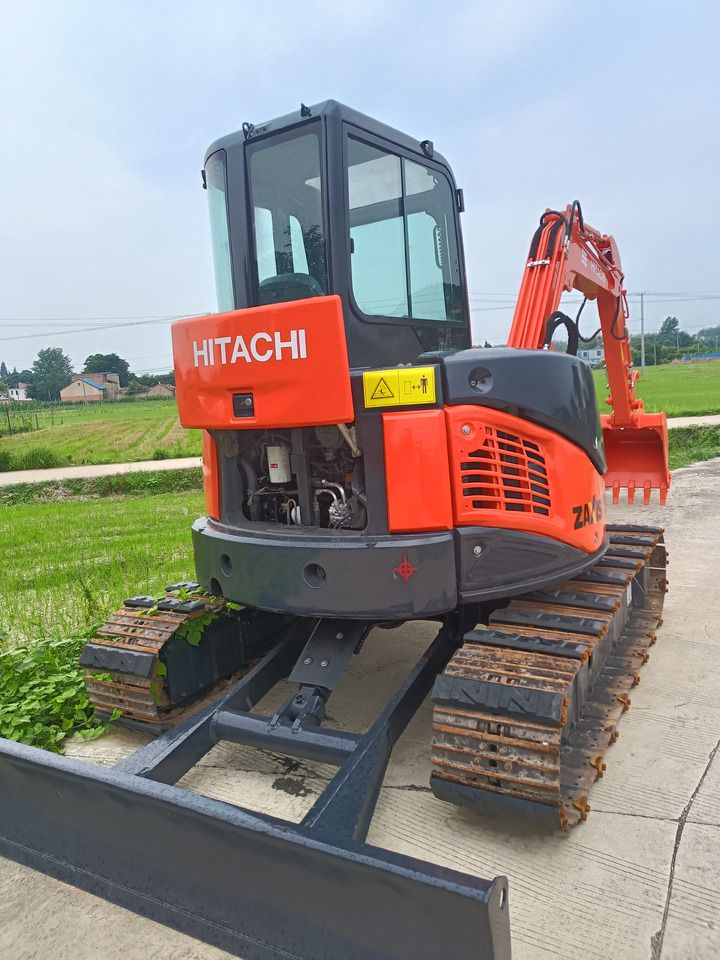 2020 Hitachi ZX50U-2 mini excavator rear view 2020 Hitachi ZX50U-2 mini excavator rear view