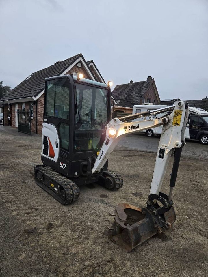 2020 Bobcat E17 mini excavator, front three-quarter view 2020 Bobcat E17 mini excavator, front three-quarter view