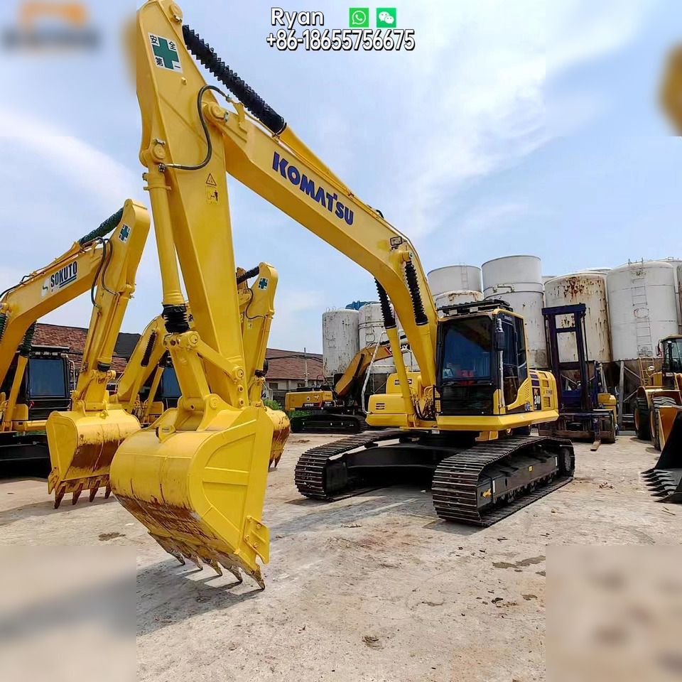 2022 Komatsu PC240LC-8 crawler excavator, front three-quarter view 2022 Komatsu PC240LC-8 crawler excavator, front three-quarter view