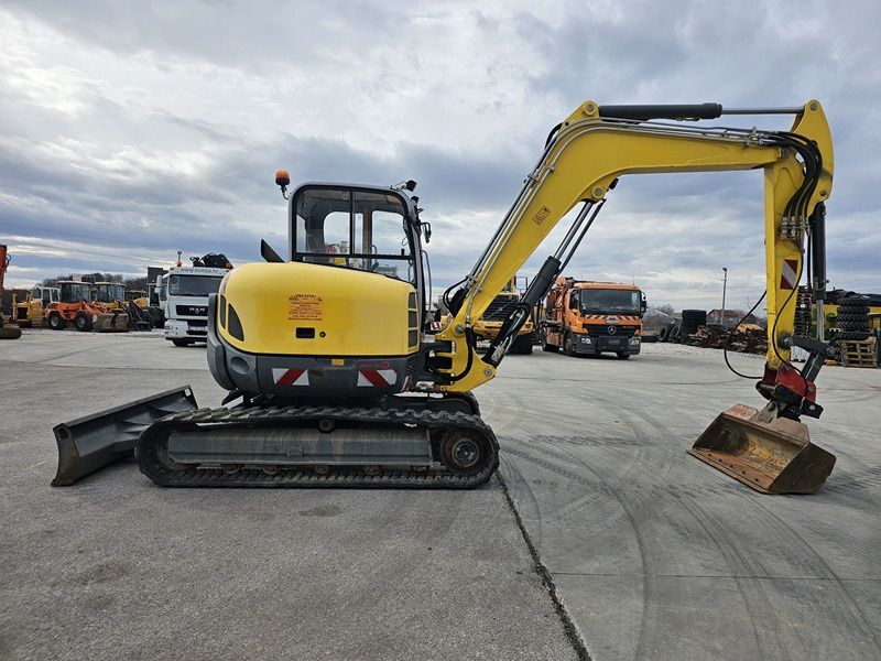 2015 Wacker Neuson 75Z3 crawler excavator, side view 2015 Wacker Neuson 75Z3 crawler excavator, side view