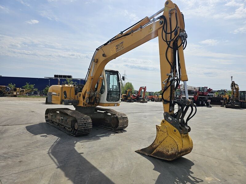 2004 Liebherr R 317 LITRONIC crawler excavator, side view