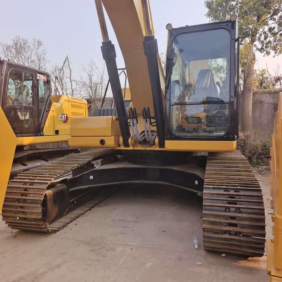 2024 Caterpillar 326GC crawler excavator front view 2024 Caterpillar 326GC crawler excavator front view