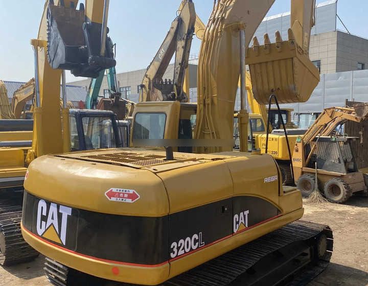 2018 Caterpillar 320CL crawler excavator rear view