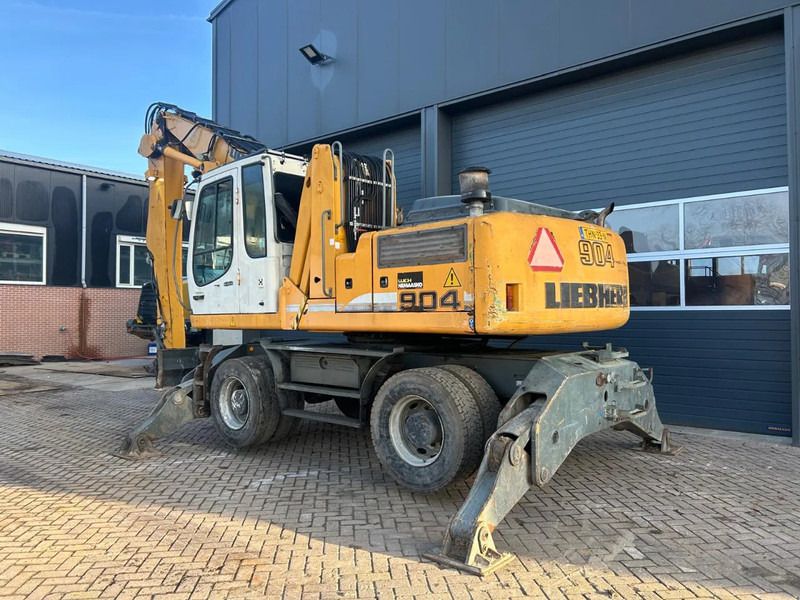 2010 Liebherr A904 C material handler, rear three-quarter view 2010 Liebherr A904 C material handler, rear three-quarter view