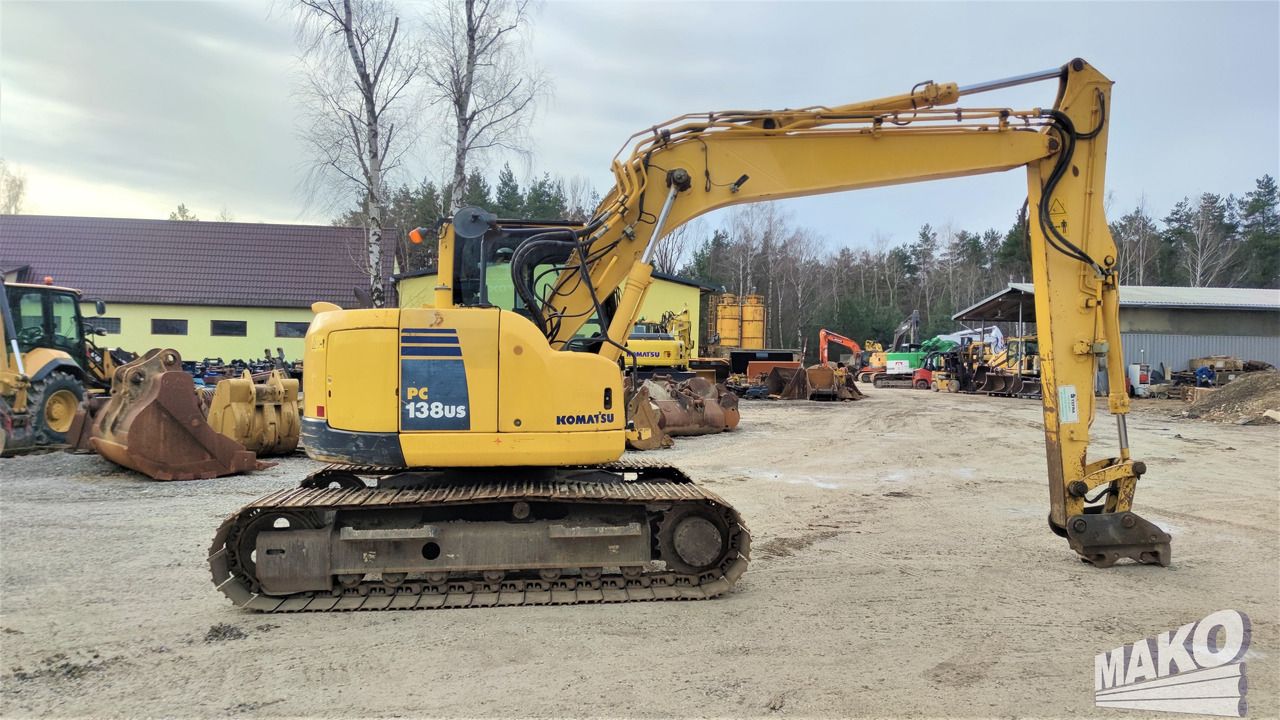 2013 Komatsu PC138US-8 crawler excavator side view 2013 Komatsu PC138US-8 crawler excavator side view