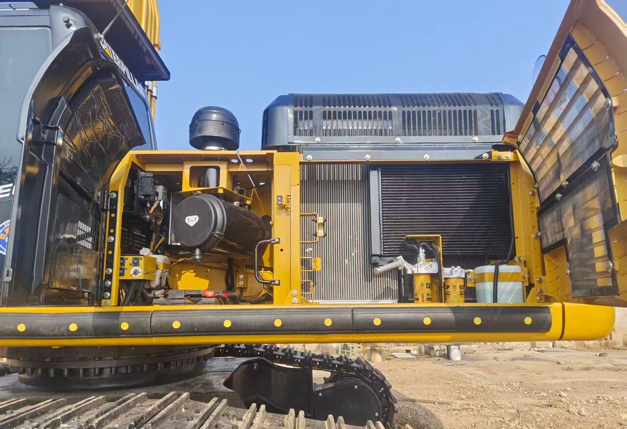2024 Caterpillar 340D crawler excavator engine compartment view 2024 Caterpillar 340D crawler excavator engine compartment view