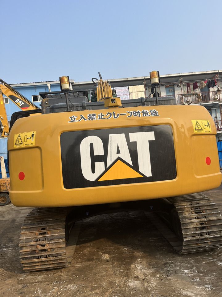 2016 Caterpillar 320D crawler excavator, rear view