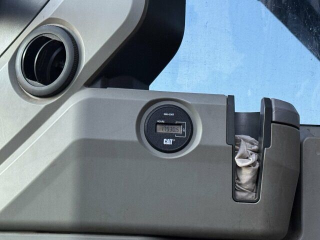 2012 Caterpillar 320E crawler excavator interior hour meter