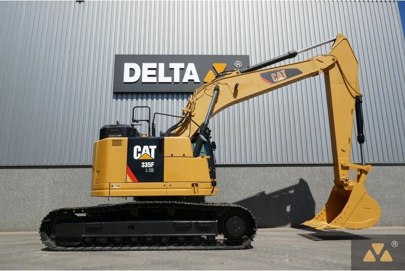 2015 Caterpillar 335FLCR crawler excavator, side view