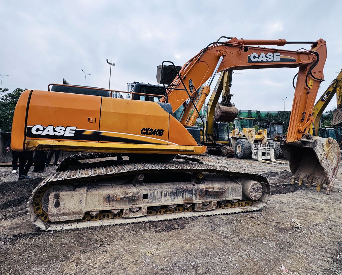 Case CX240B crawler excavator, side view Case CX240B crawler excavator, side view
