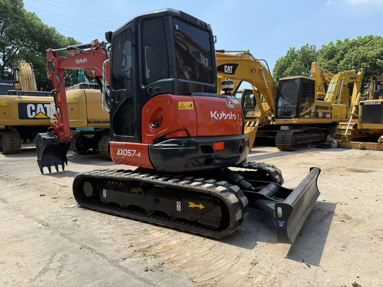 2019 Kubota KX057-4 mini excavator, front three-quarter view 2019 Kubota KX057-4 mini excavator, front three-quarter view