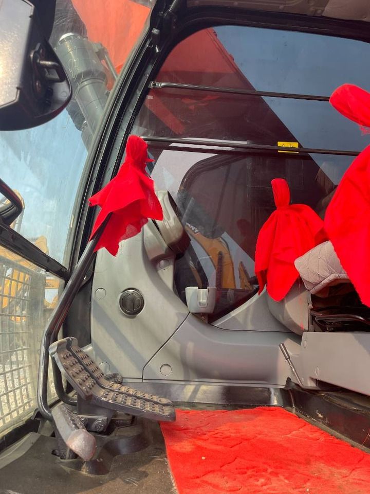 2025 Hitachi ZX240 crawler excavator interior view 2025 Hitachi ZX240 crawler excavator interior view