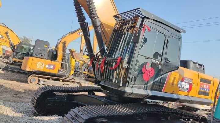 2022 Sany SY365H crawler excavator, front three-quarter view 2022 Sany SY365H crawler excavator, front three-quarter view