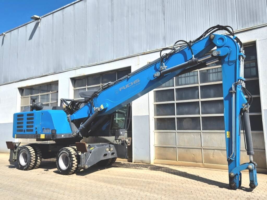 2019 Fuchs MHL331F material handler, side view