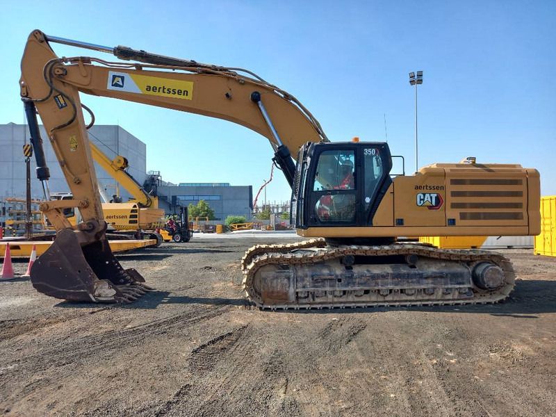 2022 Caterpillar 350 crawler excavator, side view 2022 Caterpillar 350 crawler excavator, side view