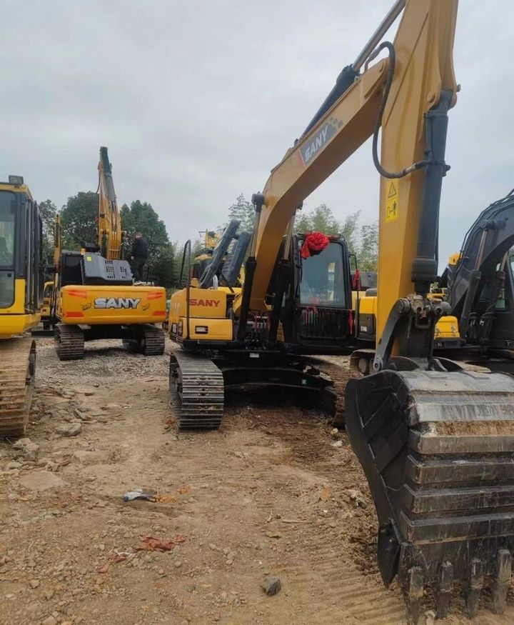 2022 Sany 135C crawler excavator, front three-quarter view 2022 Sany 135C crawler excavator, front three-quarter view
