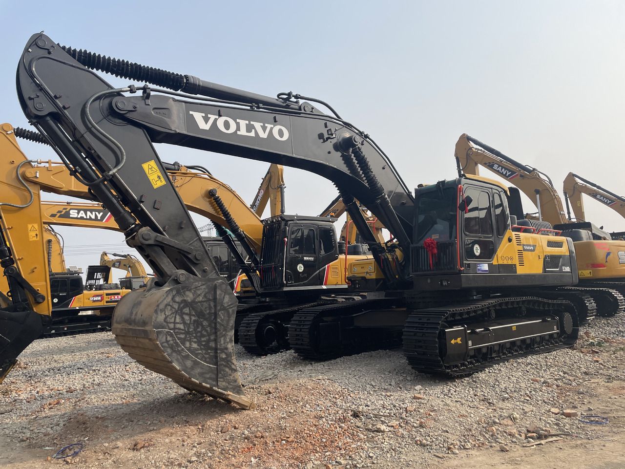 2022 Volvo EC360 crawler excavator, side profile view 2022 Volvo EC360 crawler excavator, side profile view