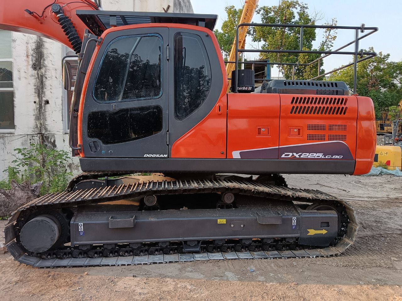 2024 Doosan DX225LC-9C crawler excavator side view 2024 Doosan DX225LC-9C crawler excavator side view