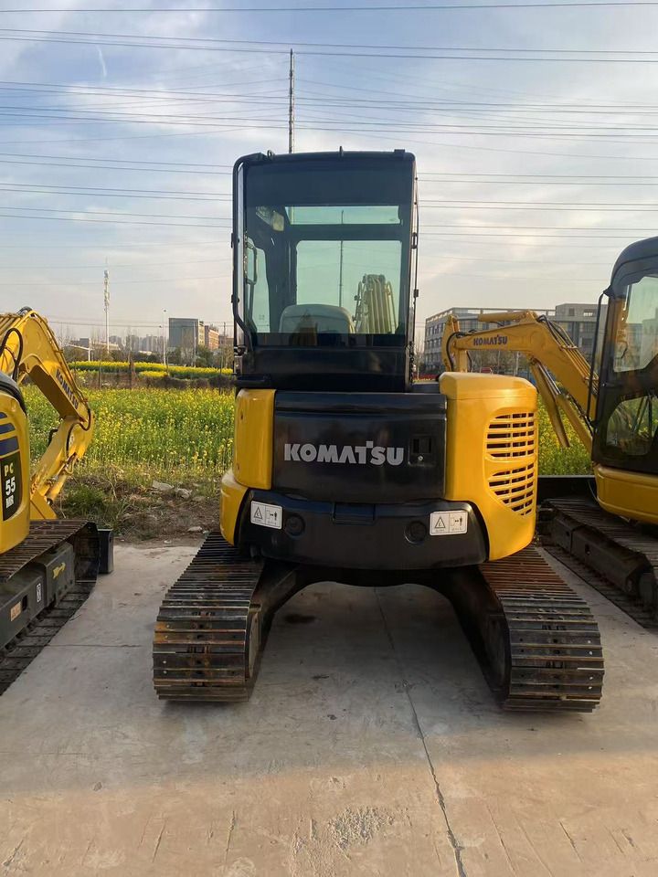 2021 Komatsu PC40MR mini excavator rear view 2021 Komatsu PC40MR mini excavator rear view