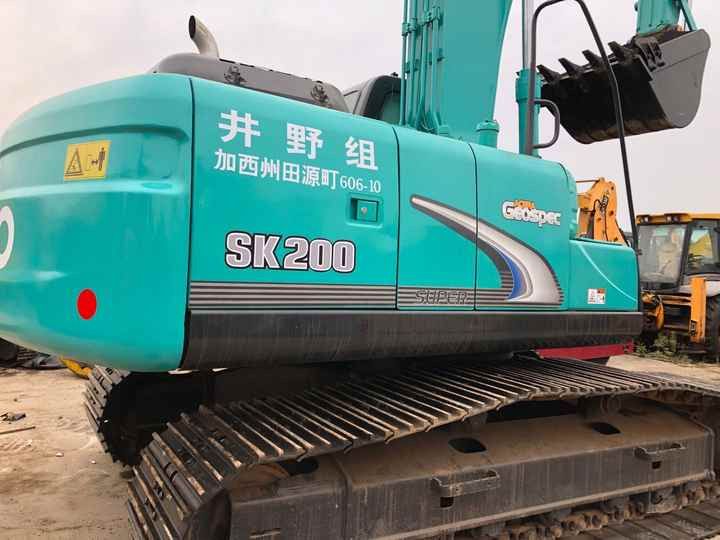2009 Kobelco SK200-8 crawler excavator side view 2009 Kobelco SK200-8 crawler excavator side view