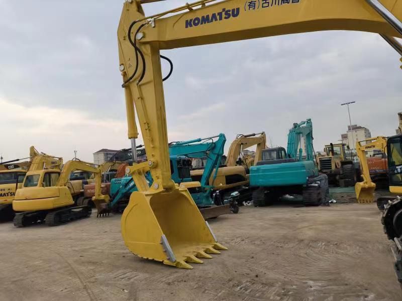 2020 Komatsu PC400-8 crawler excavator bucket and boom view 2020 Komatsu PC400-8 crawler excavator bucket and boom view