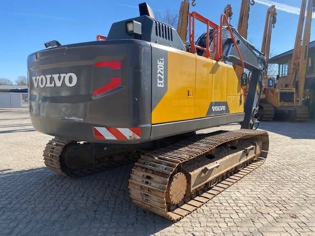 2020 Volvo EC220EL crawler excavator, rear three-quarter view 2020 Volvo EC220EL crawler excavator, rear three-quarter view