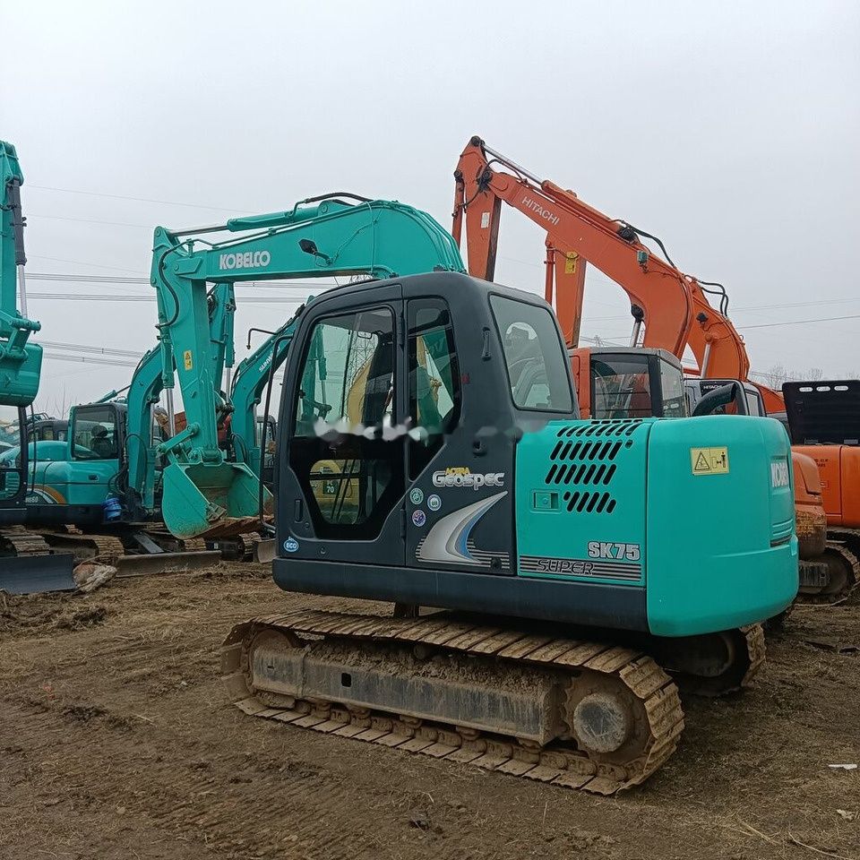 2018 Kobelco SK75-8 crawler excavator, rear three-quarter view 2018 Kobelco SK75-8 crawler excavator, rear three-quarter view