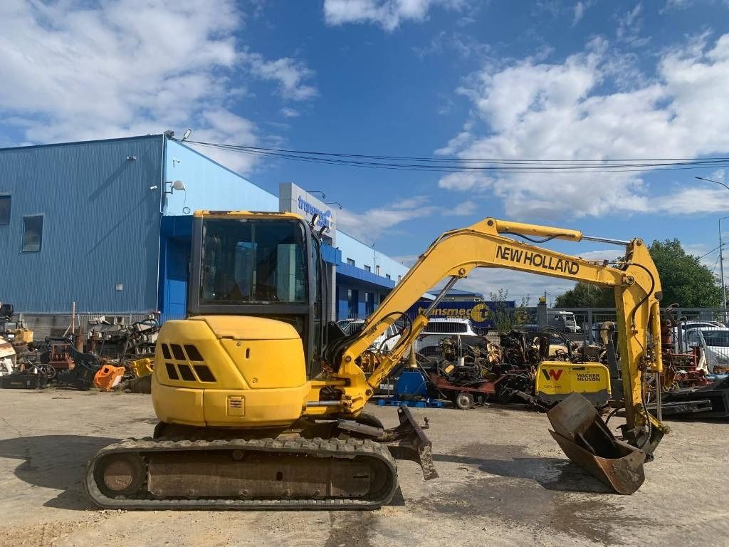 2004 New Holland EH45 mini excavator, side view