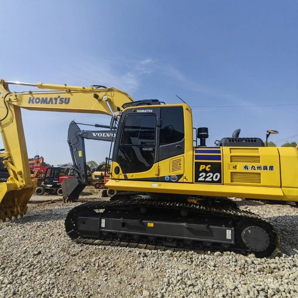 2023 Komatsu PC220-8 escavatore cingolato, vista laterale 2023 Komatsu PC220-8 escavatore cingolato, vista laterale