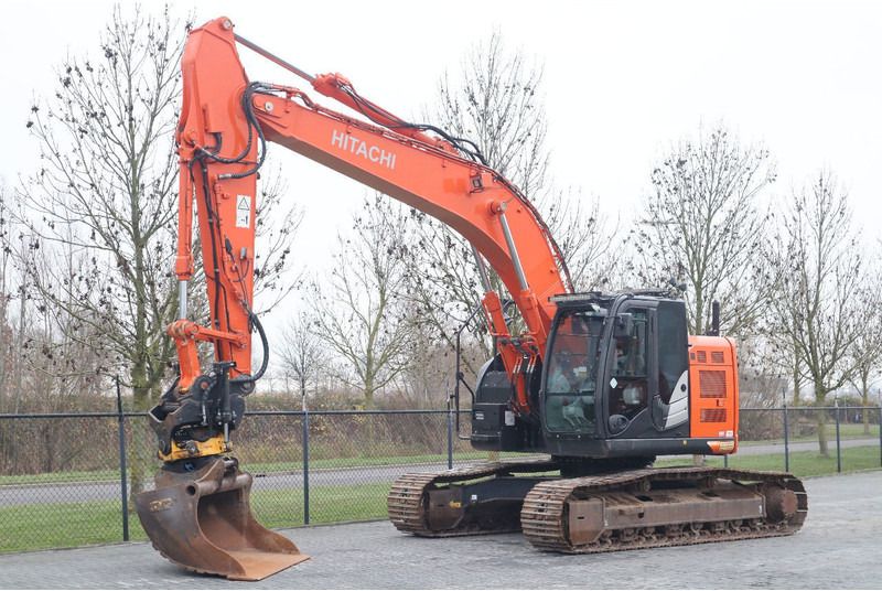 2018 Hitachi ZX225 US LC-6 crawler excavator, side view