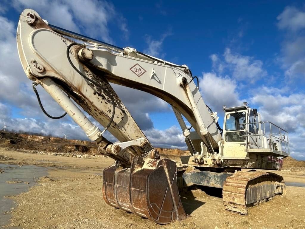 2004 O&K RH 30 F crawler excavator, low angle front view