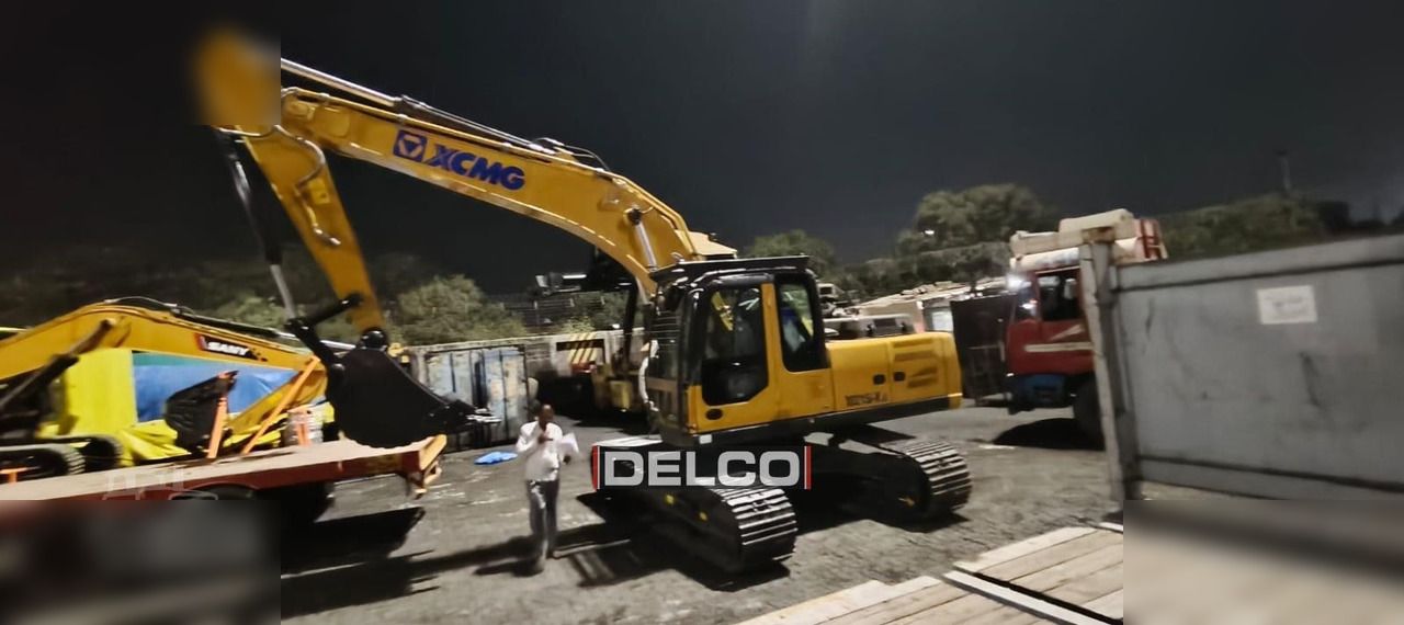 2026 XCMG XE215I-KLC crawler excavator, side view