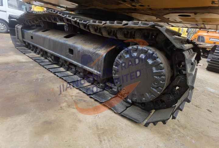 2018 Caterpillar 325CL crawler excavator track assembly