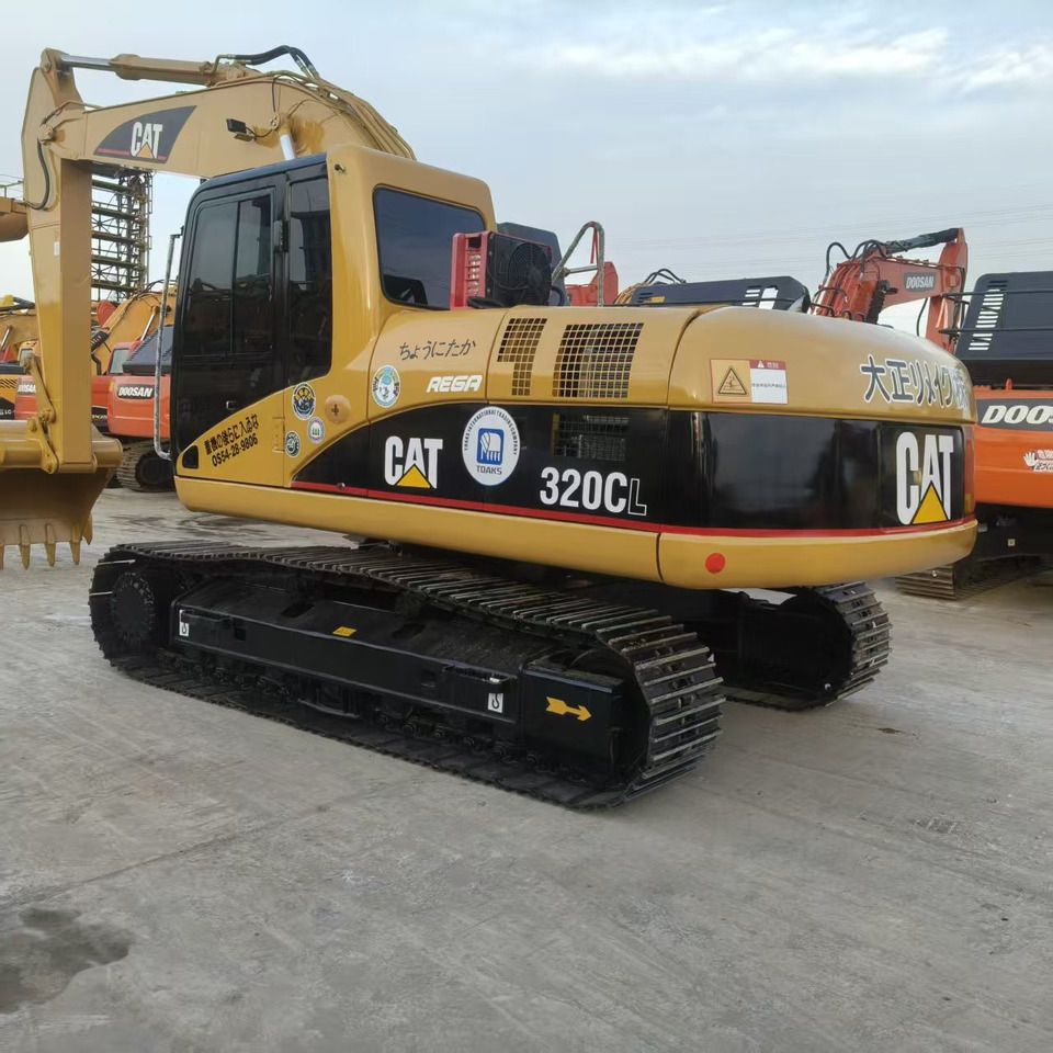 2019 Caterpillar 320CL excavator, rear three-quarter view 2019 Caterpillar 320CL excavator, rear three-quarter view
