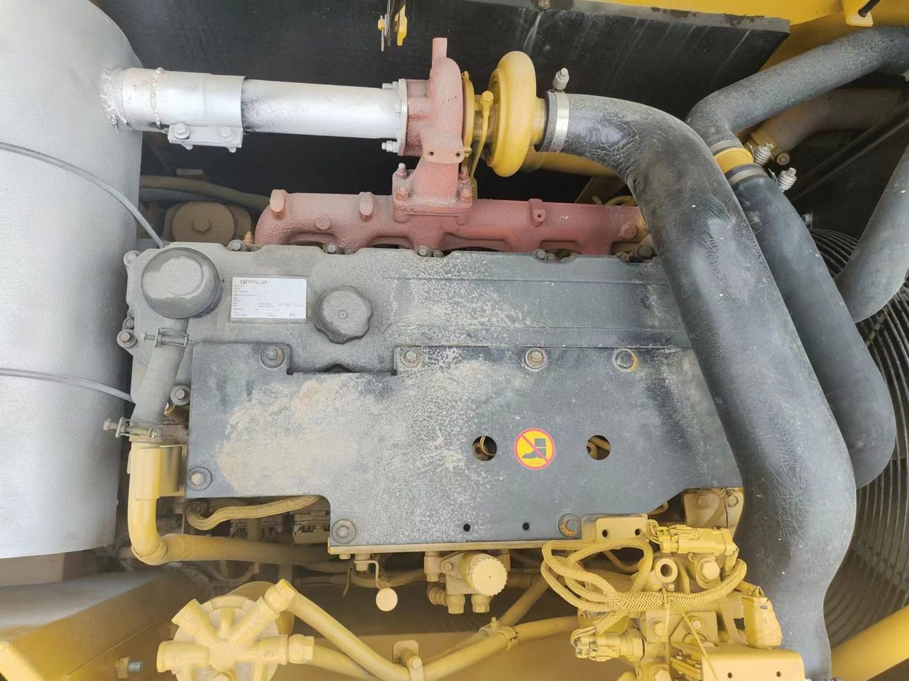 2018 Caterpillar 320D гусеничний екскаватор, вигляд моторного відсіку 2018 Caterpillar 320D гусеничний екскаватор, вигляд моторного відсіку