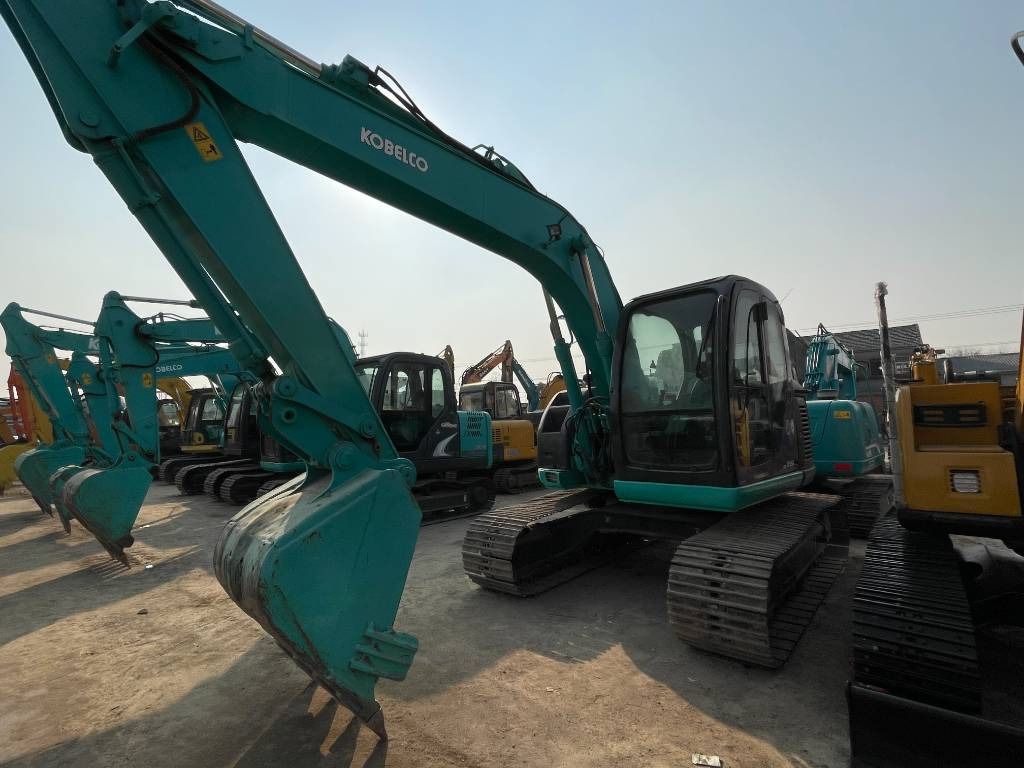 Pelle sur chenilles Kobelco SK135 de 2023