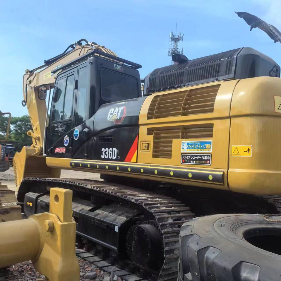 2018 Caterpillar 336DL crawler excavator, side profile view 2018 Caterpillar 336DL crawler excavator, side profile view