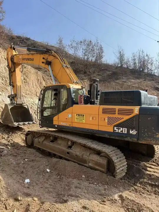 2020 Hyundai 520VS crawler excavator, side view 2020 Hyundai 520VS crawler excavator, side view