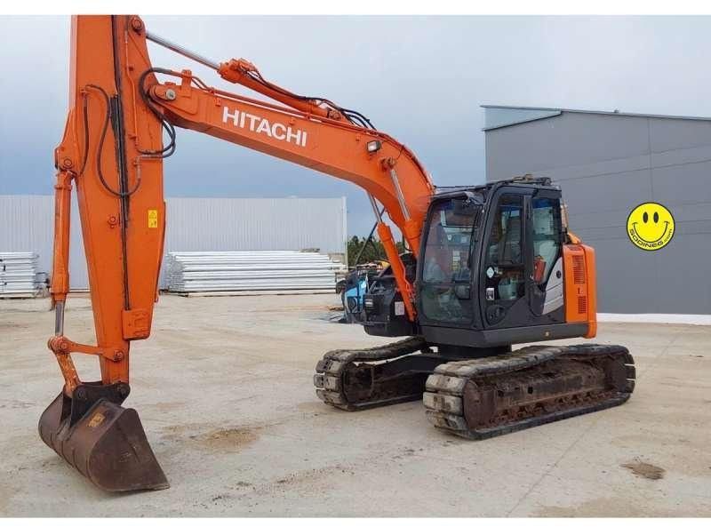 2018 Hitachi ZX135US-6 crawler excavator side view 2018 Hitachi ZX135US-6 crawler excavator side view