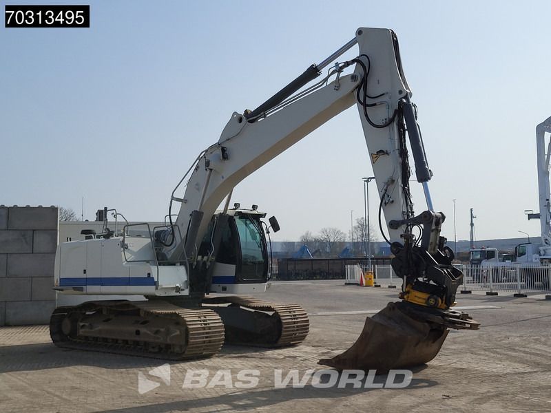 2018 Liebherr R936LC crawler excavator, rear three-quarter view 2018 Liebherr R936LC crawler excavator, rear three-quarter view