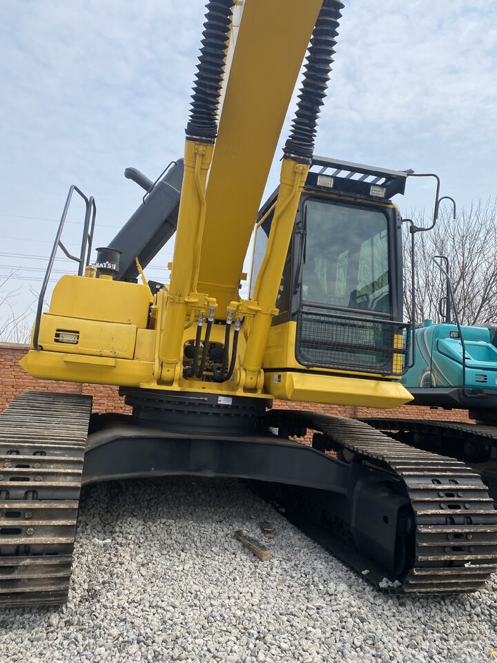 2024 Komatsu PC350-8 crawler excavator, low-angle front view 2024 Komatsu PC350-8 crawler excavator, low-angle front view