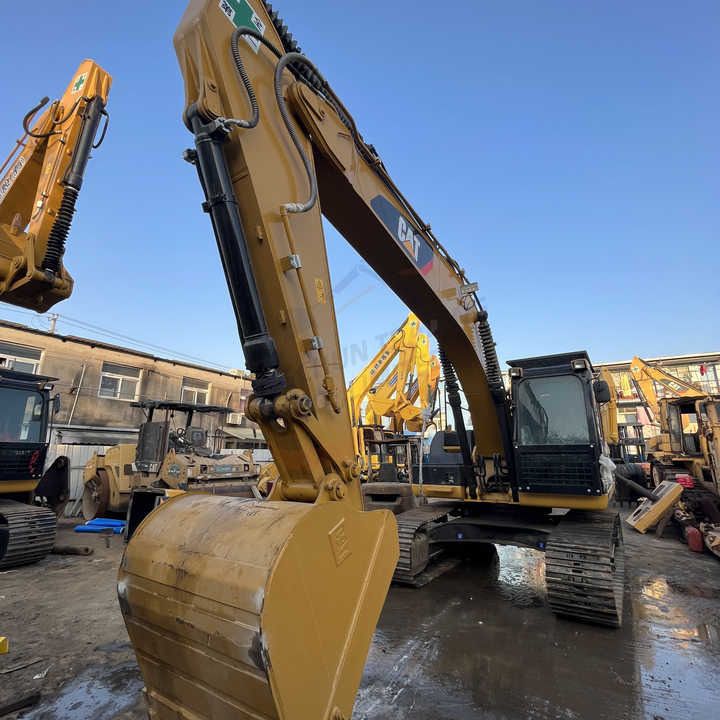 Гусеничний екскаватор 2018 Caterpillar 320CL, передній три чверті